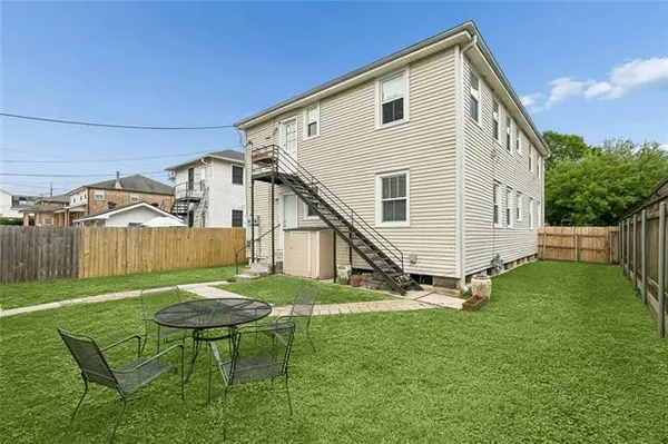 $2,000 | 6942 Canal Boulevard, New Orleans, LA 70124