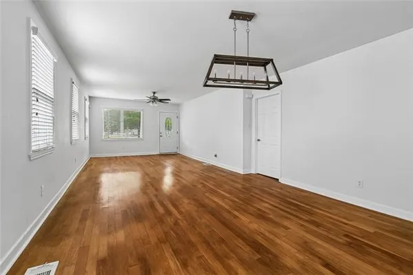 $2,000 | 6942 Canal Boulevard, New Orleans, LA 70124