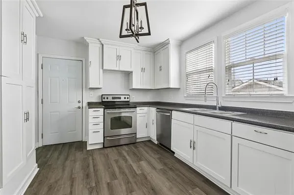 $2,000 | 6942 Canal Boulevard, New Orleans, LA 70124