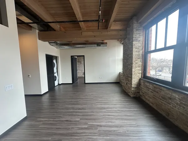 $2,675 | 2032 North Clybourn Avenue, Unit 301, Chicago, IL 60614