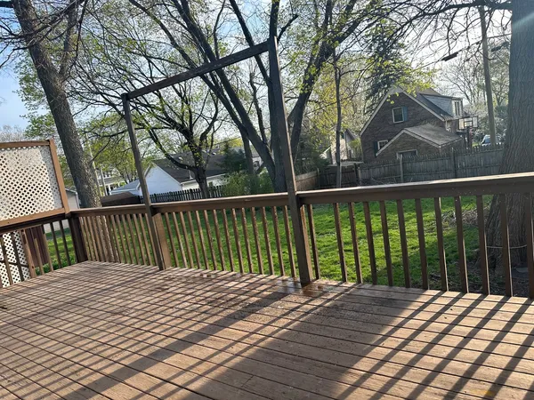 $305,000 | 703 South 7th Avenue, St. Charles, IL 60174