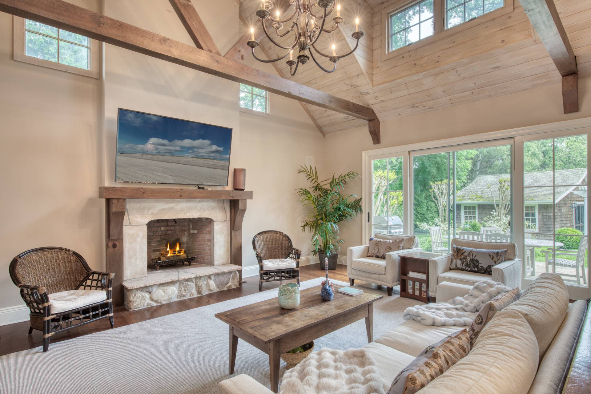 17 Jericho Road East Hampton, NY 11937 - Photo 4 of 37