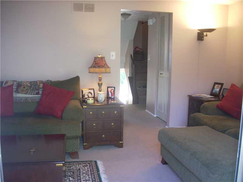 542 Hunters Path Road Bridgeville, PA 15017 - Photo 3 of 15 Living Room.