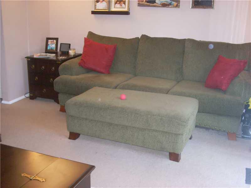 542 Hunters Path Road Bridgeville, PA 15017 - Photo 5 of 15 Living Room.
