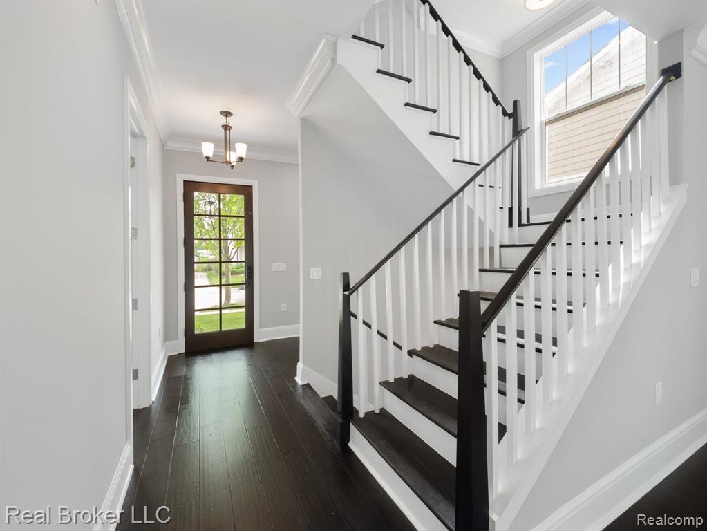 1695 Cole Street Birmingham, MI 48009 - Photo 15 of 39