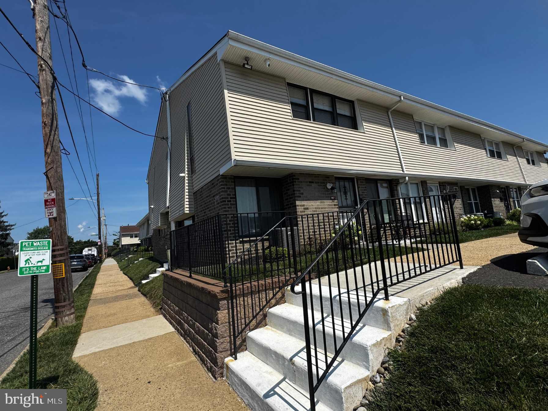 3850 Woodhaven Road, Unit 907 Philadelphia, PA 19154 - Photo 3 of 11 a front view of a house
