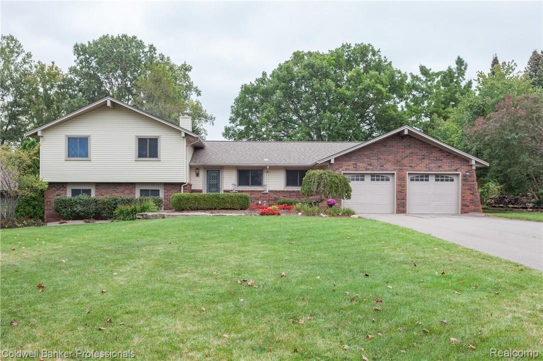 5270 Inverrary Lane Commerce Township, MI 48382 - Photo 34 of 34 IMG_3275.jpg