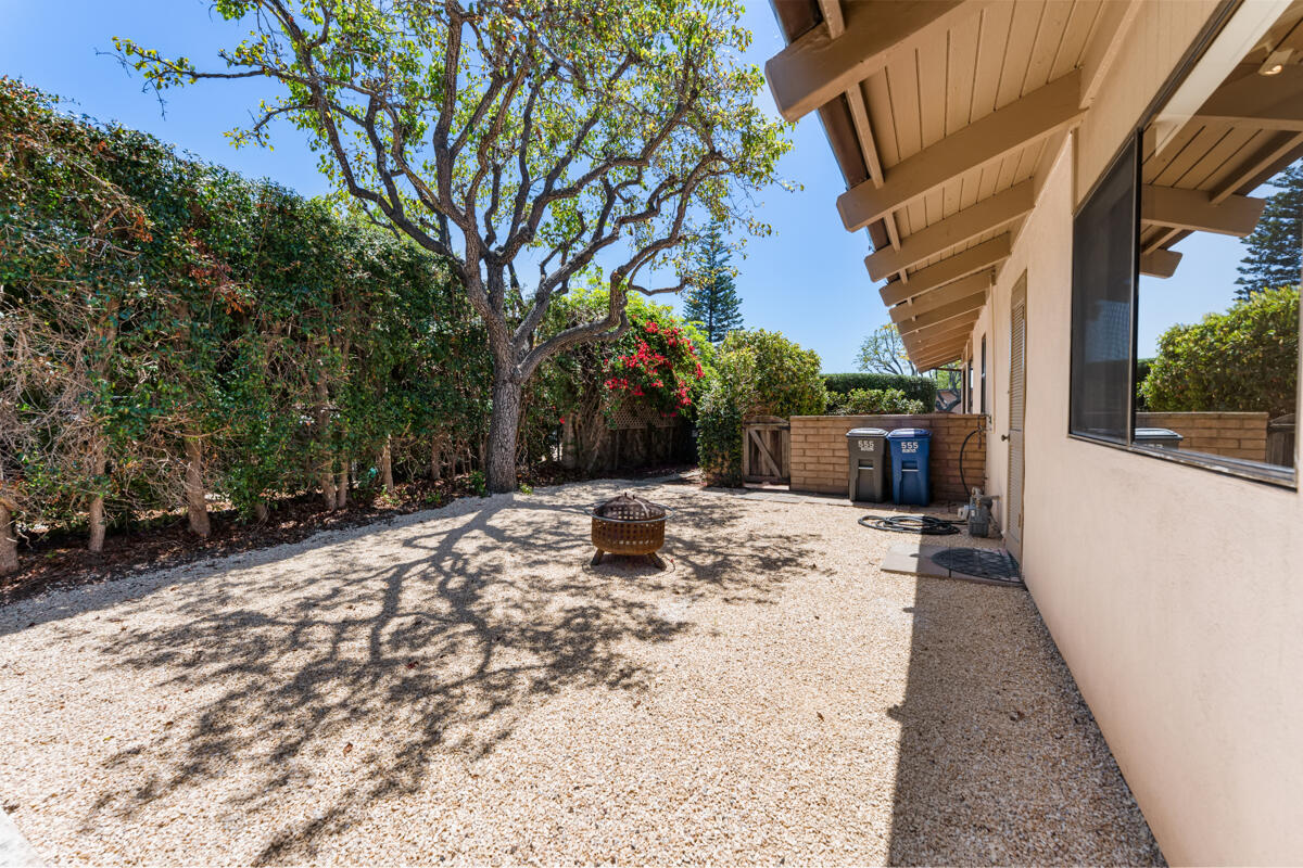555 North La Cumbre Road Santa Barbara, CA 93110 - Photo 10 of 15 backyard