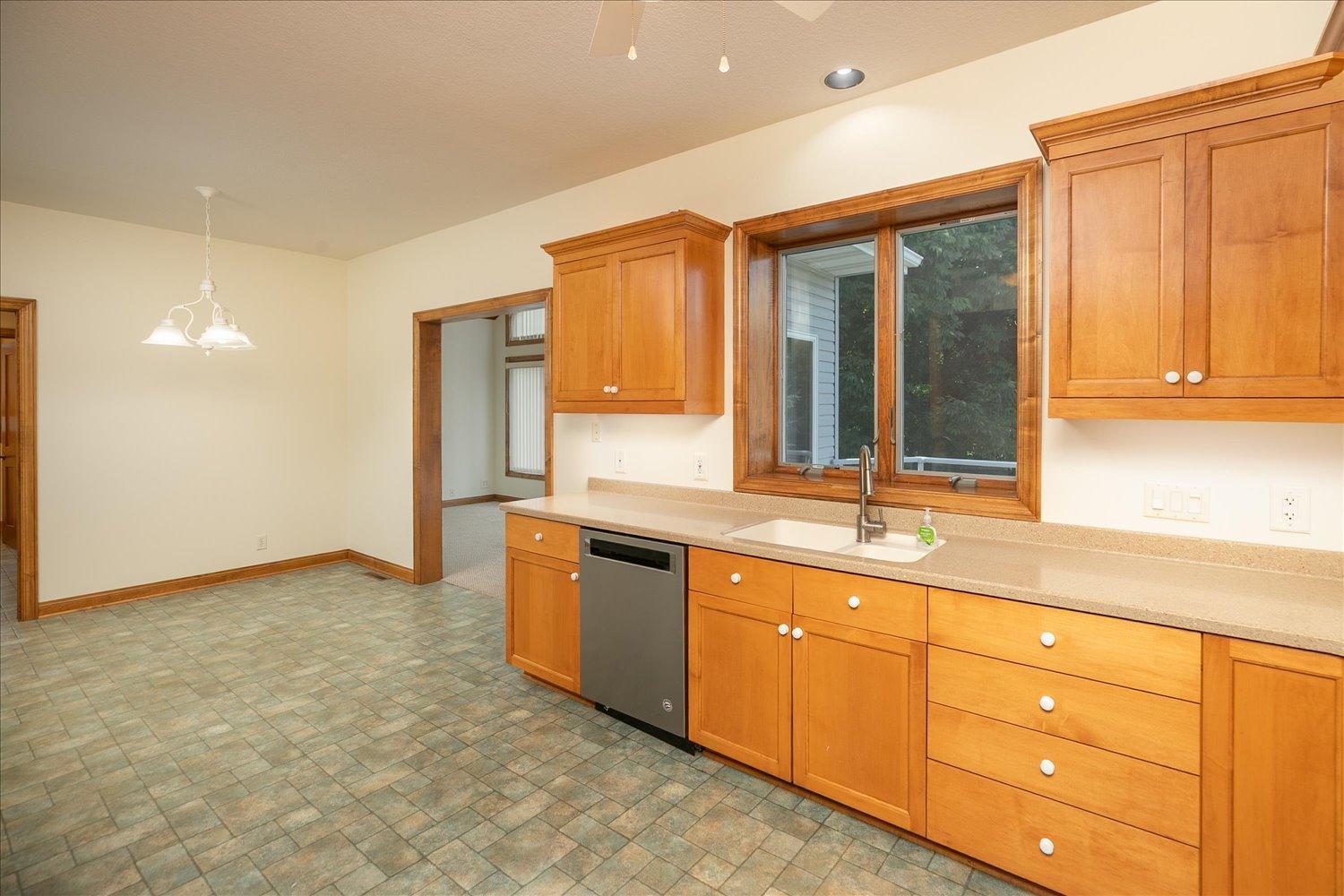 2810 Sunset Lane Northeast Rochester, MN 55906 - Photo 15 of 55 Gallery Image 15