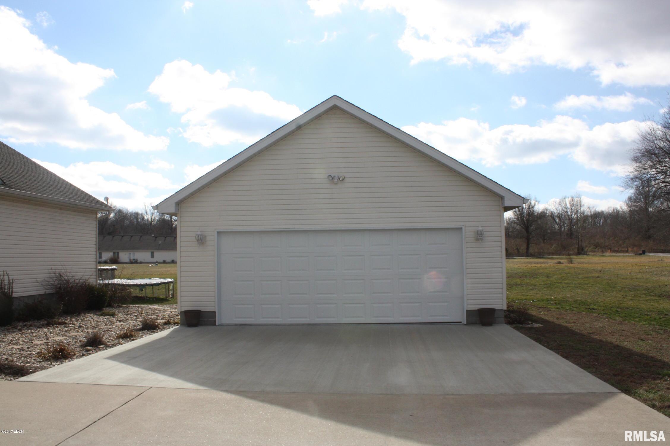 12742 Hudgens Road Marion, IL 62959 - Photo 3 of 38 Gallery Image 3