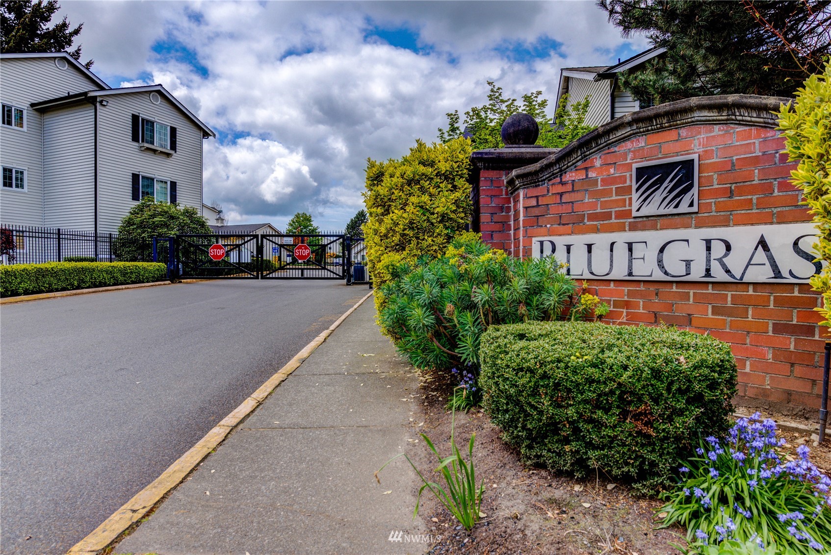 12404 East Gibson Road, Unit H201 Everett, WA 98204 - Photo 33 of 34 Gallery Image 33