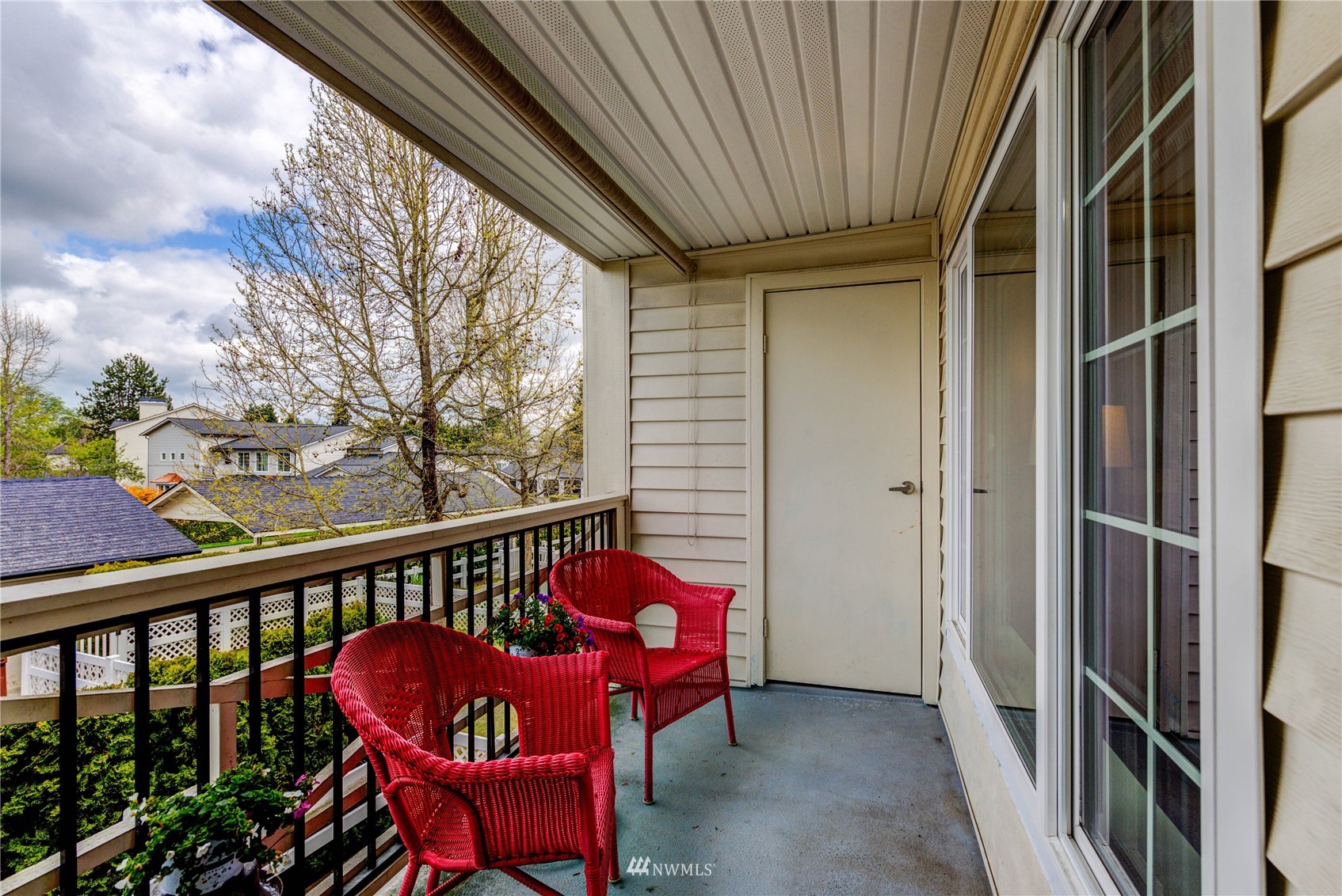 12404 East Gibson Road, Unit H201 Everett, WA 98204 - Photo 9 of 34 Gallery Image 9