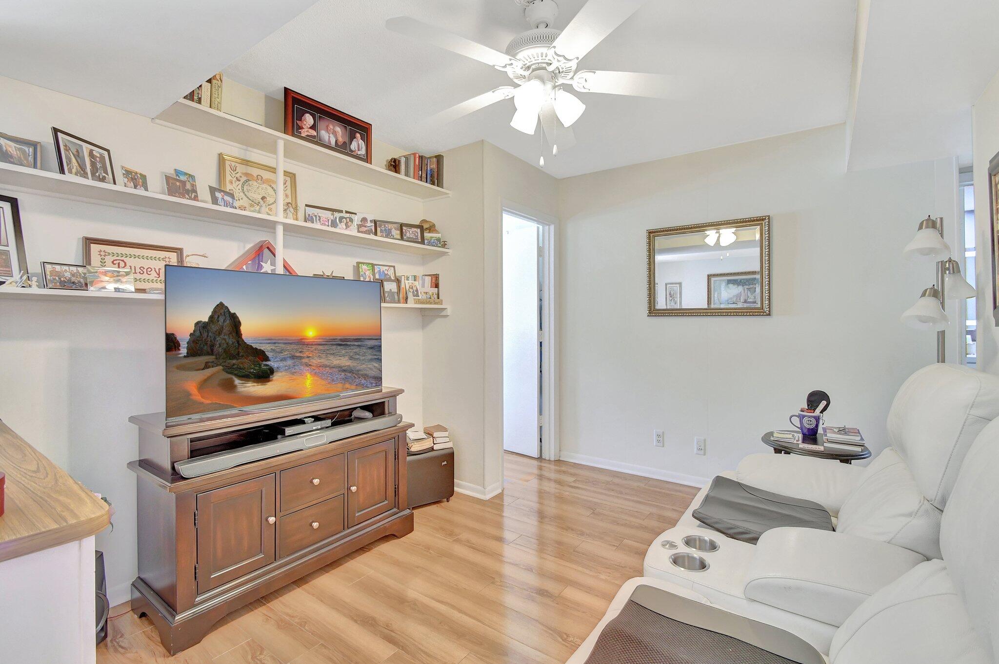25 Southeast 13th Street, Unit A2 Boca Raton, FL 33432 - Photo 11 of 40 12-web-or-mls-DSC_1076