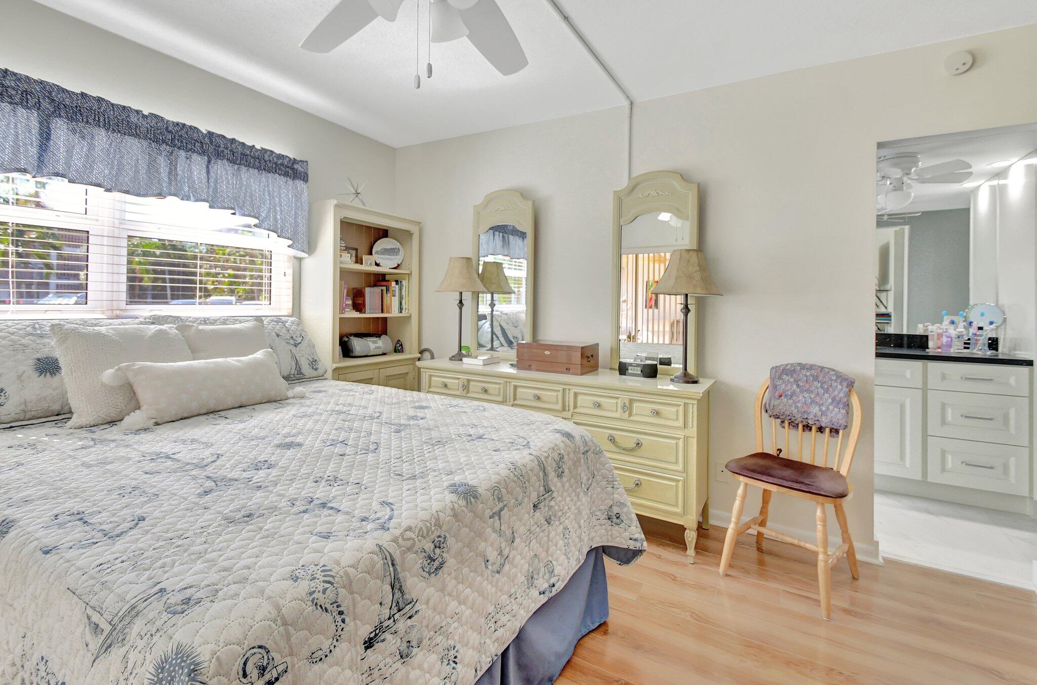 25 Southeast 13th Street, Unit A2 Boca Raton, FL 33432 - Photo 19 of 40 15-web-or-mls-DSC_1091