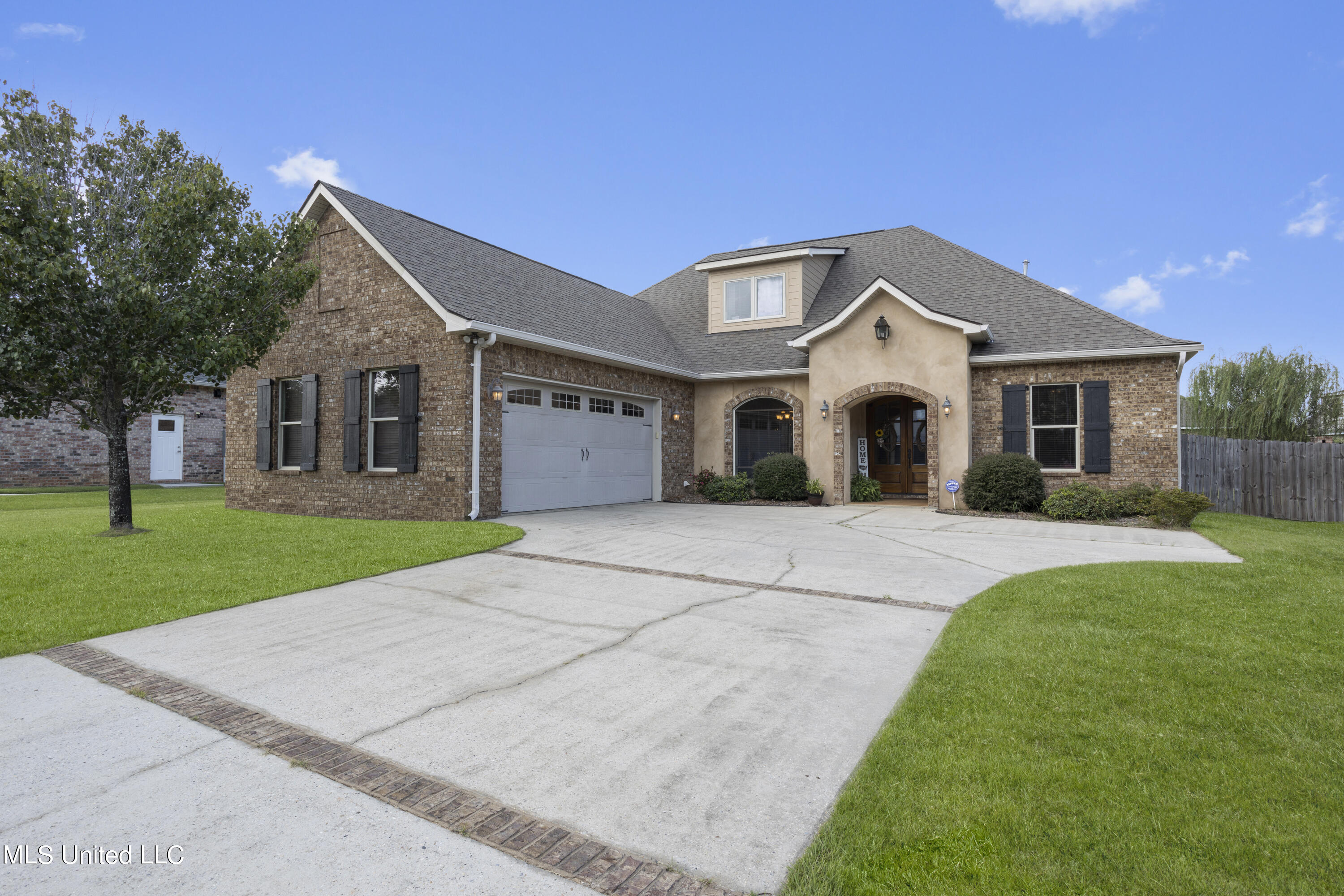 2320 Rue Maison Biloxi, MS 39532 - Photo 3 of 43 005