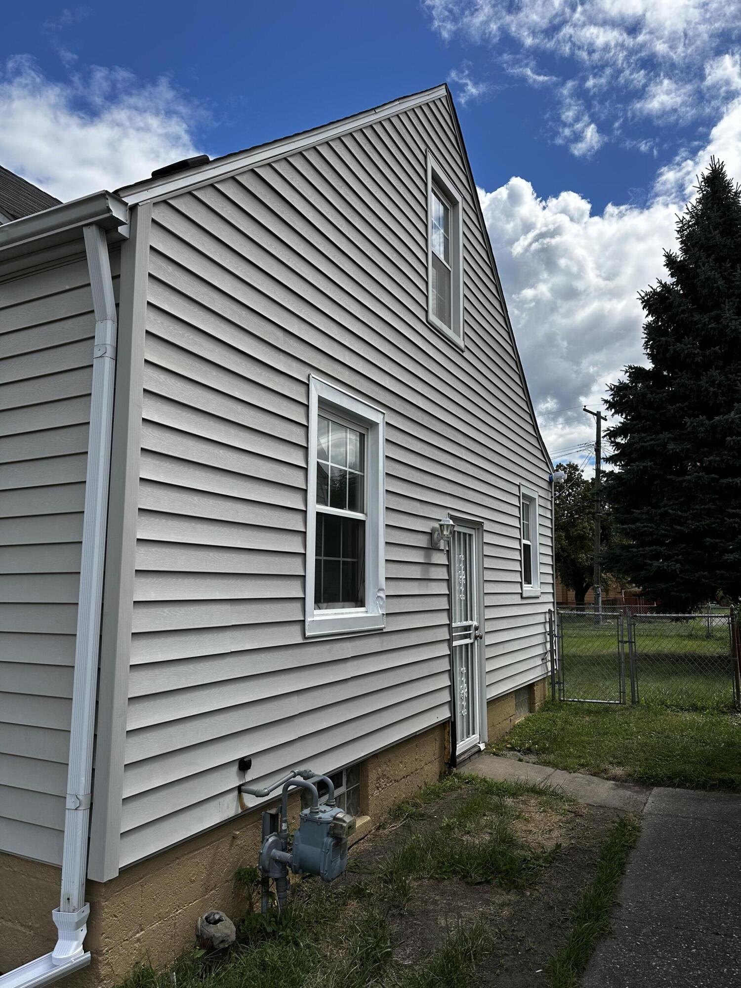 465 Campbell Street River Rouge, MI 48218 - Photo 12 of 18 IMG_3984
