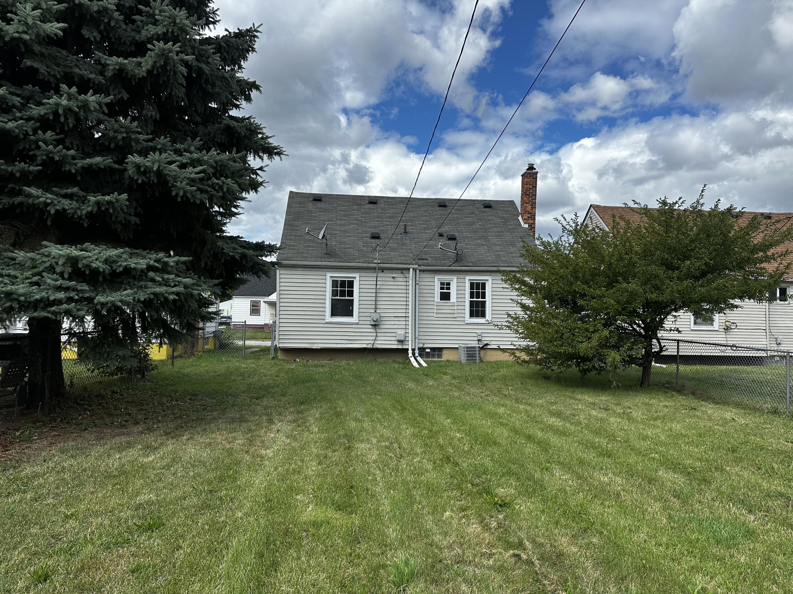 465 Campbell Street River Rouge, MI 48218 - Photo 13 of 18 IMG_3986