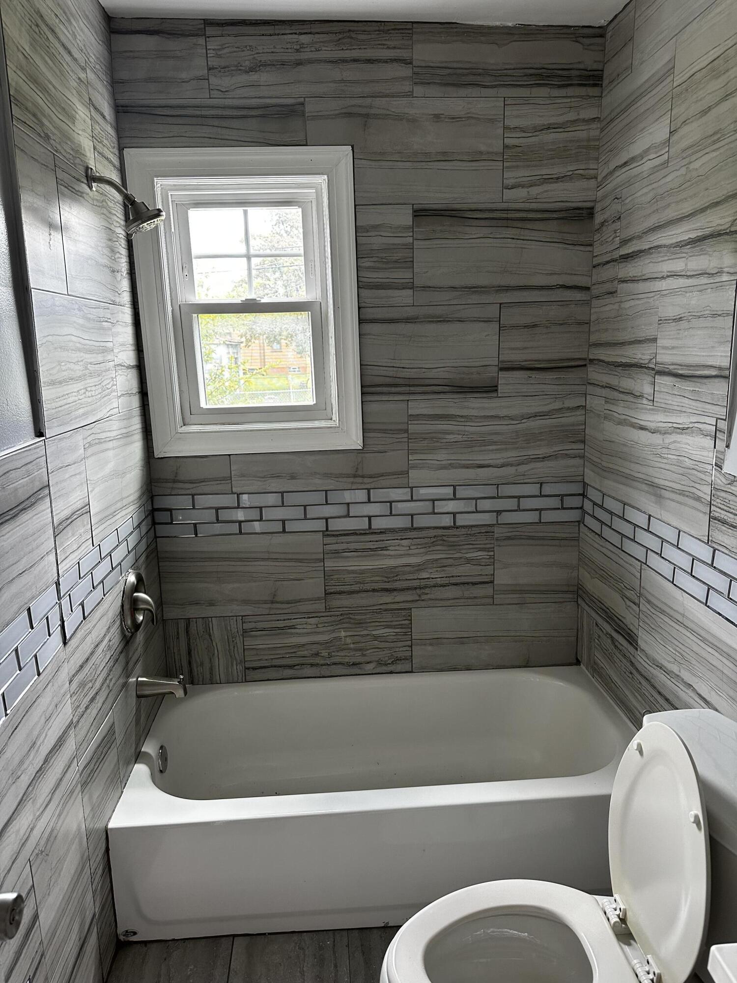 465 Campbell Street River Rouge, MI 48218 - Photo 5 of 18 IMG_3987