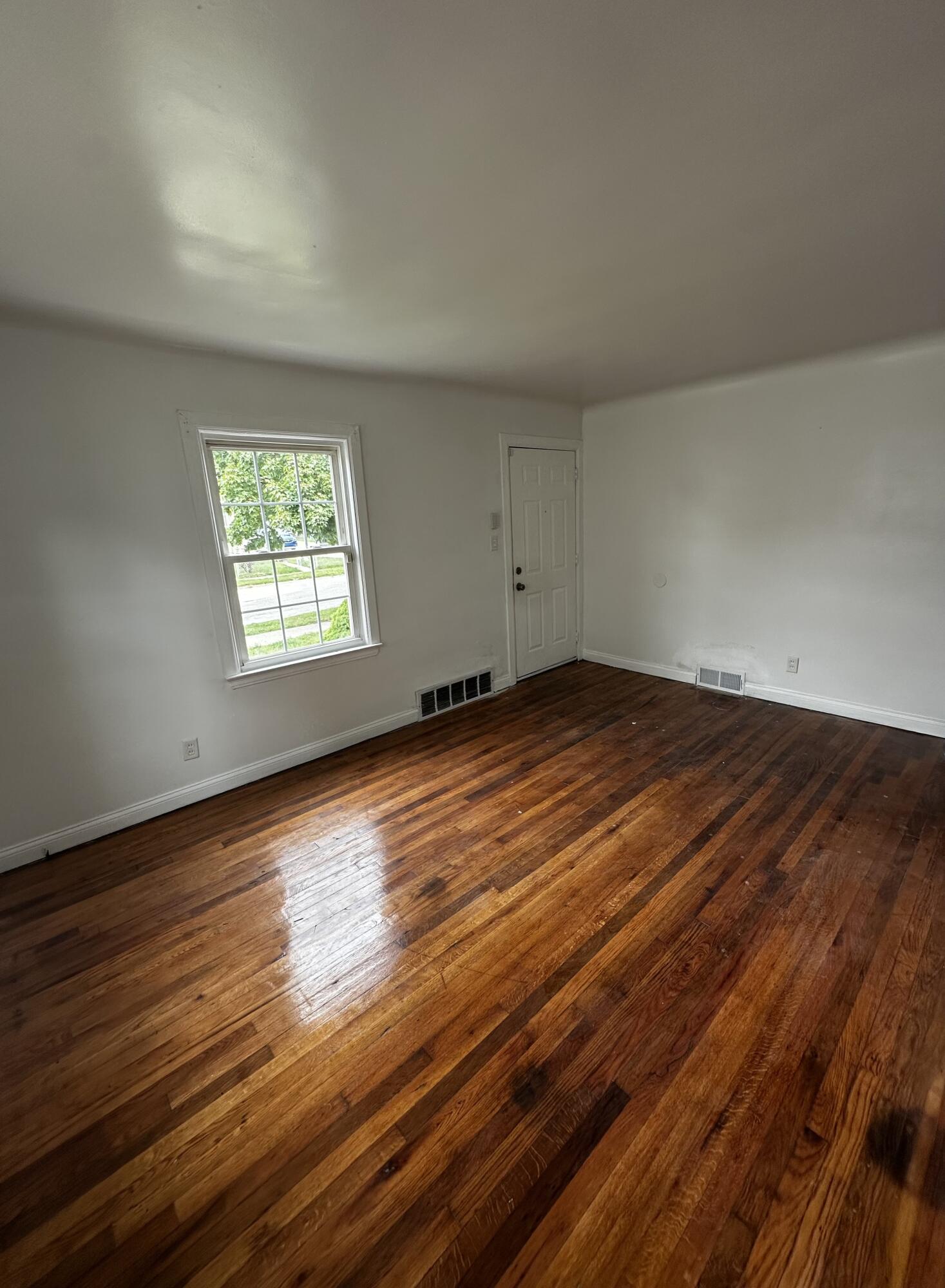 465 Campbell Street River Rouge, MI 48218 - Photo 10 of 18 IMG_3996