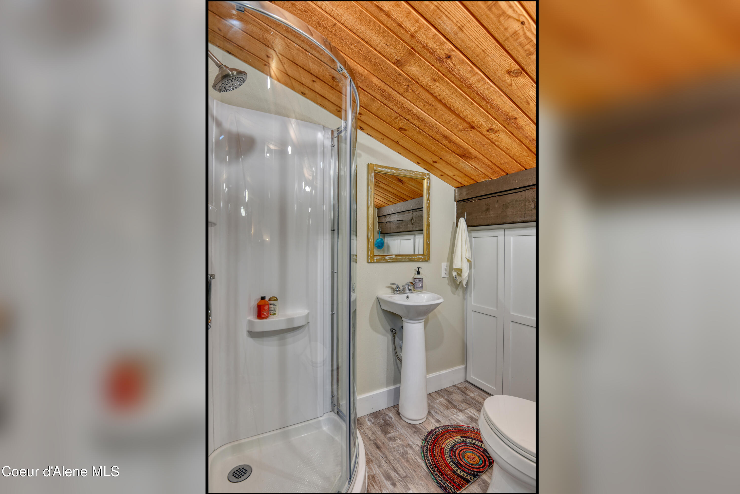 5305 West Fairway Lane, Unit 21 Rathdrum, ID 83858 - Photo 19 of 30 Upstairs 3/4 Bathroom