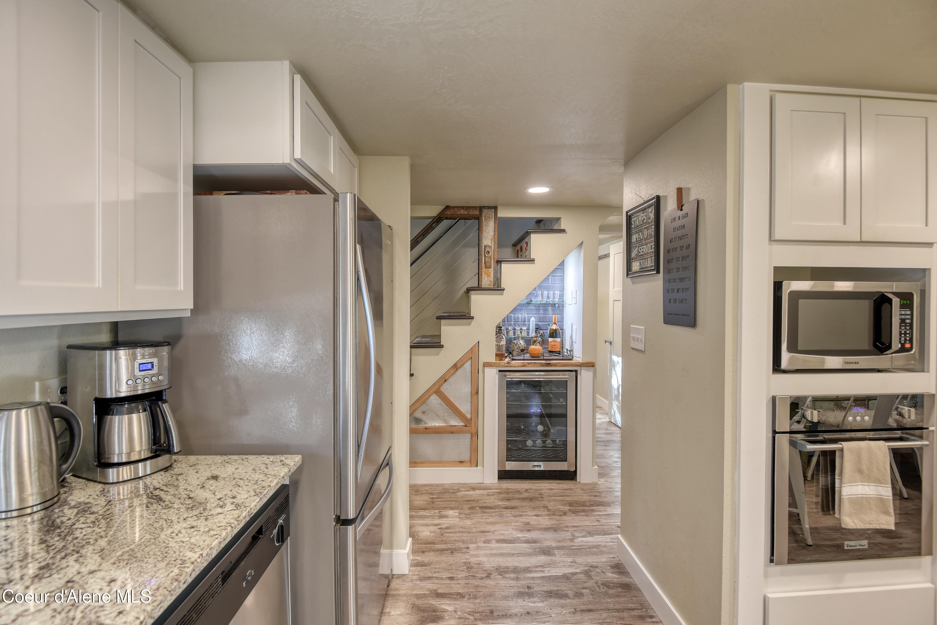 5305 West Fairway Lane, Unit 21 Rathdrum, ID 83858 - Photo 9 of 30 Mini Bar and Wine Fridge