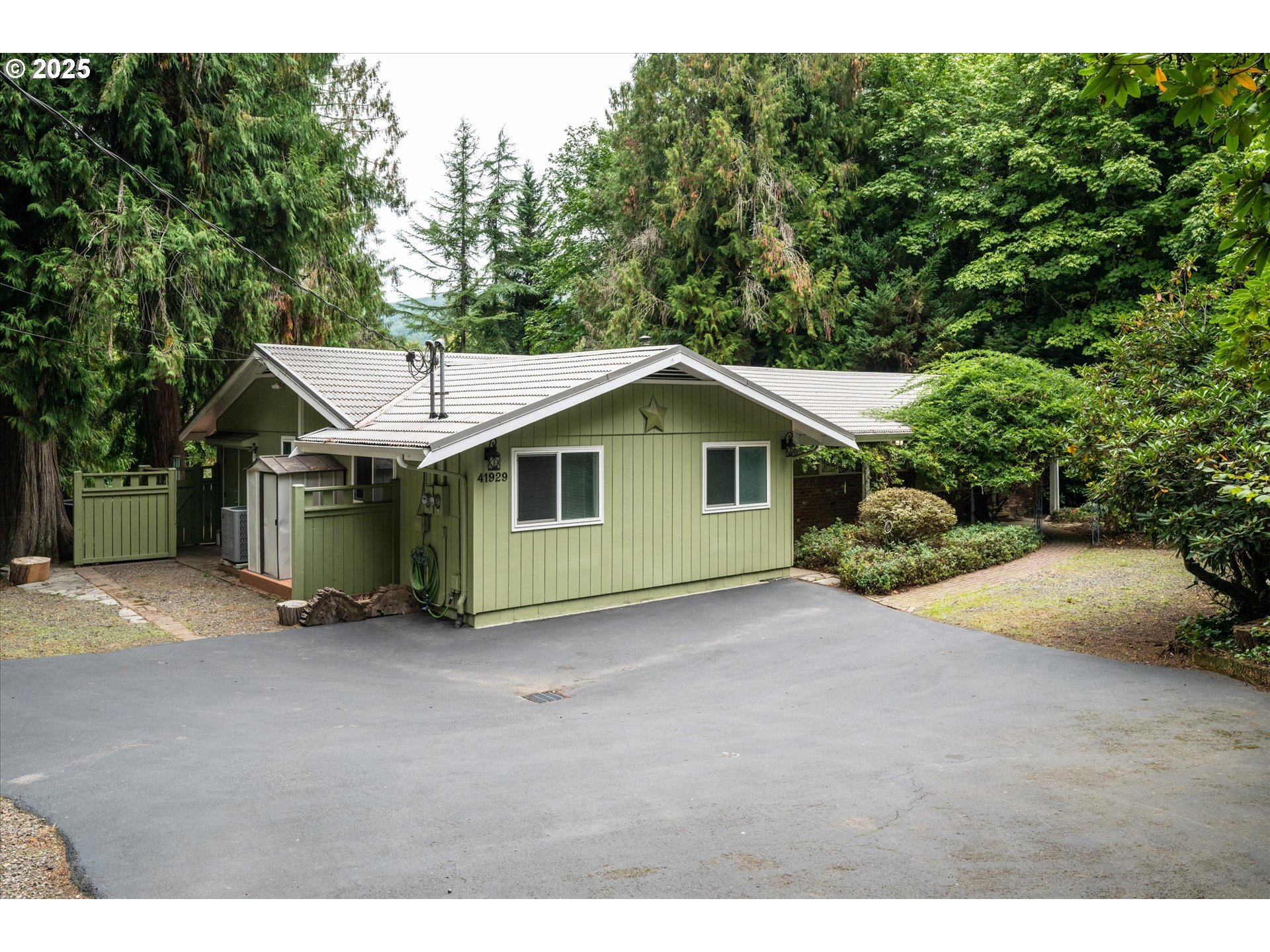 41929 Deerhorn Road Springfield, OR 97478 - Photo 27 of 46