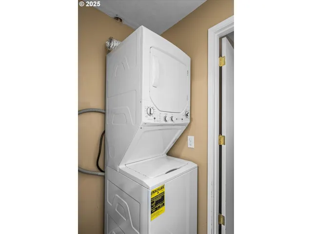 $699,000 | 41929 Deerhorn Road, Springfield, OR 97478