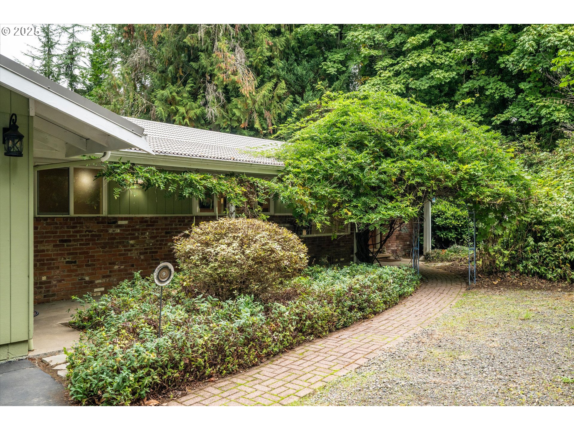 41929 Deerhorn Road Springfield, OR 97478 - Photo 3 of 46