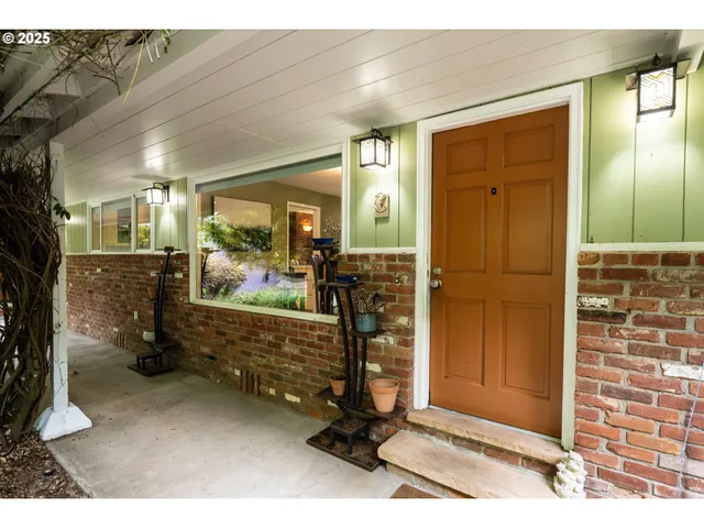 $699,000 | 41929 Deerhorn Road, Springfield, OR 97478