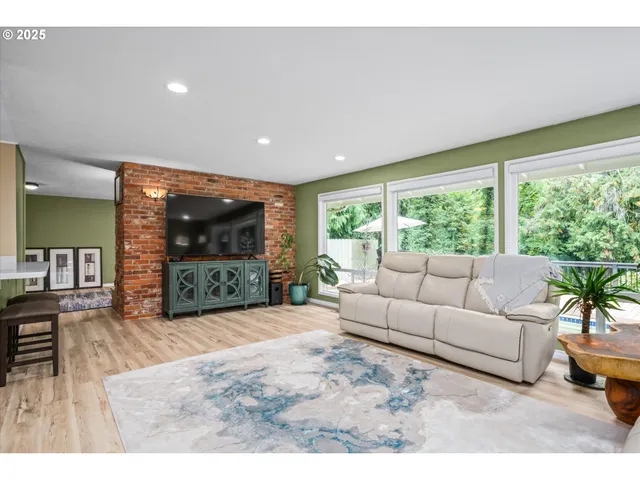 $699,000 | 41929 Deerhorn Road, Springfield, OR 97478