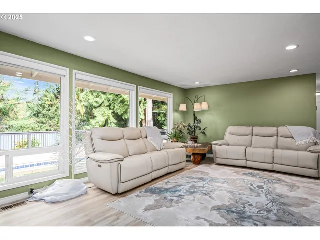 $699,000 | 41929 Deerhorn Road, Springfield, OR 97478