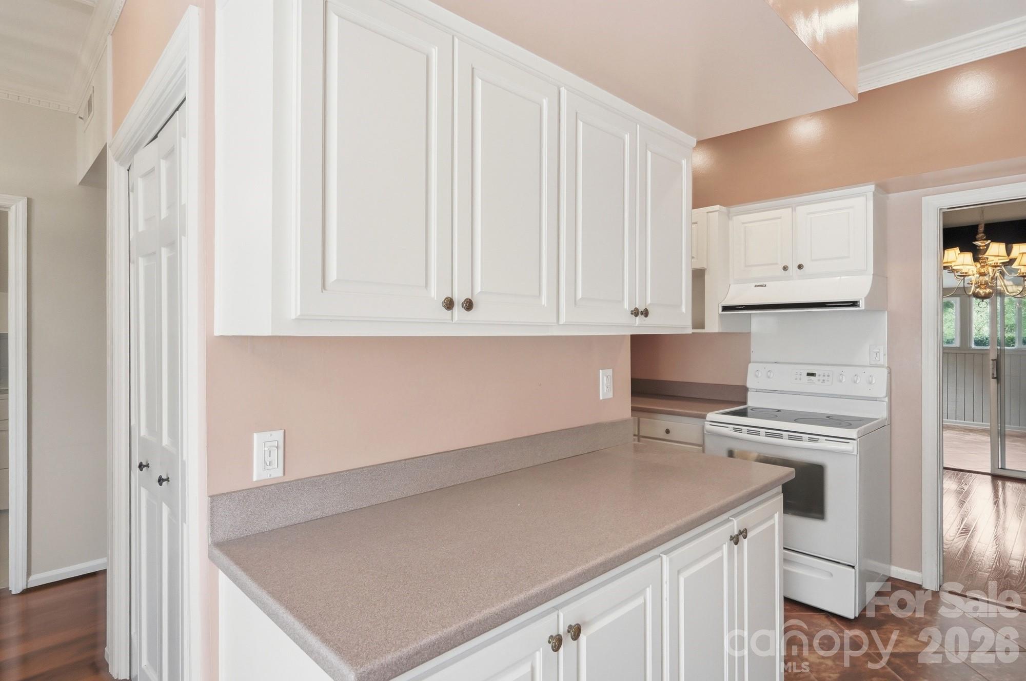 5901 Quail Hollow Road, Unit B Charlotte, NC 28210 - Photo 10 of 39 Gallery Image 10