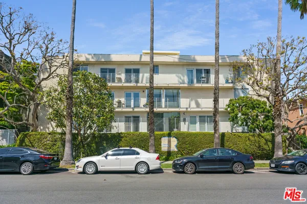 $4,330 | 843 4th Street, Unit 202, Santa Monica, CA 90403