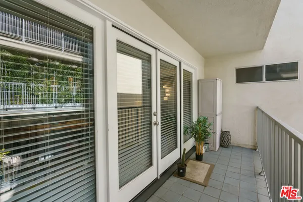 $4,330 | 843 4th Street, Unit 202, Santa Monica, CA 90403