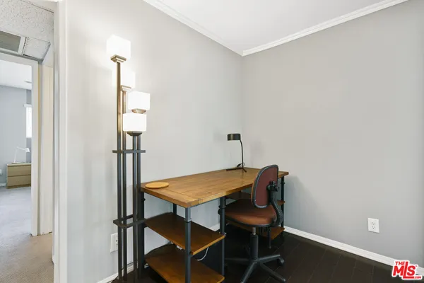 $4,330 | 843 4th Street, Unit 202, Santa Monica, CA 90403