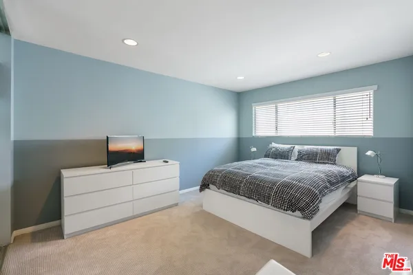 $4,330 | 843 4th Street, Unit 202, Santa Monica, CA 90403