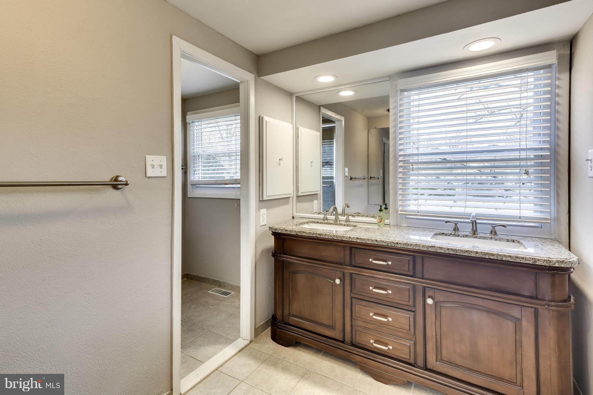 12502 Raven Way Laurel, MD 20708 - Photo 21 of 28 Bath (Master)