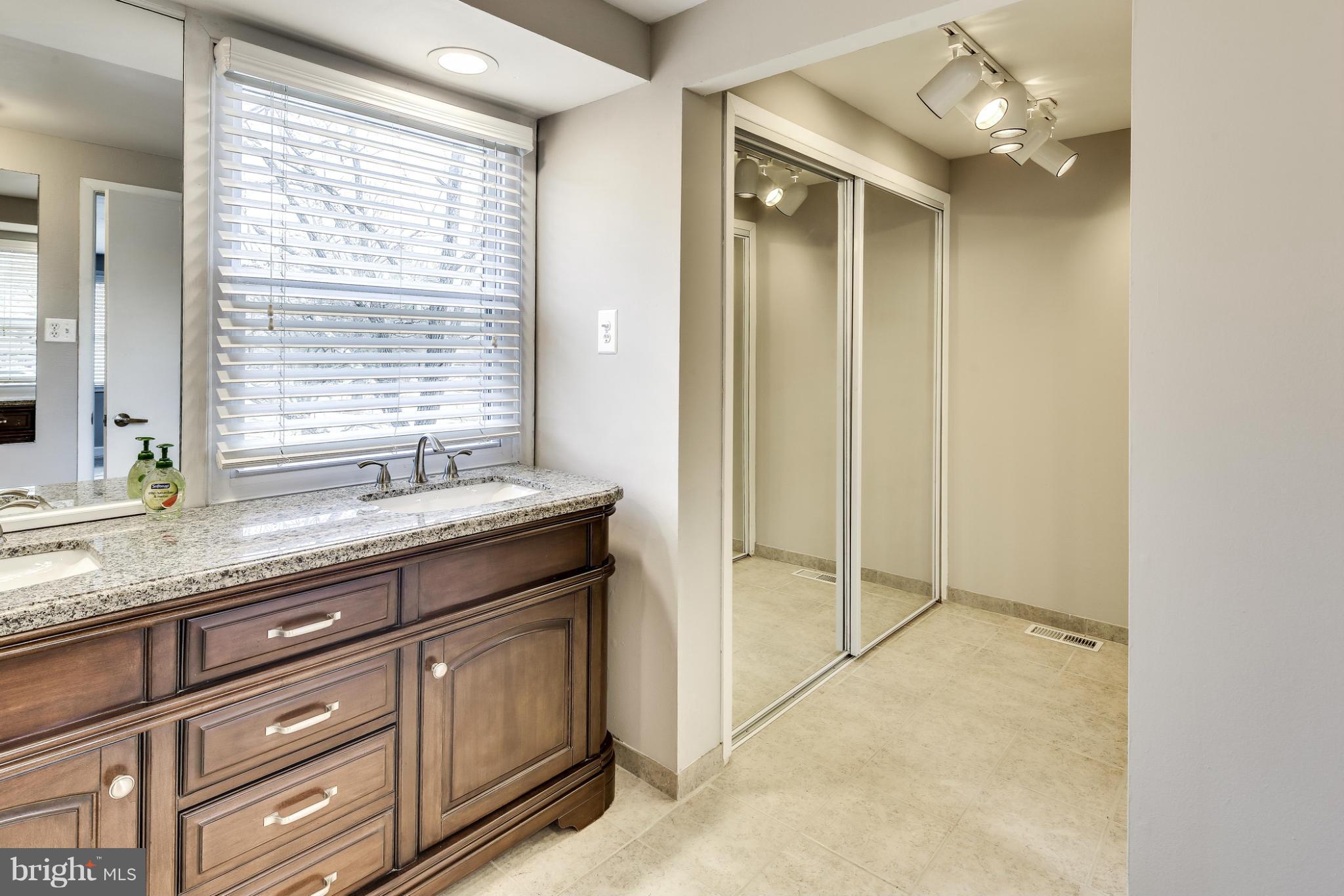 12502 Raven Way Laurel, MD 20708 - Photo 22 of 28 Bath (Master)