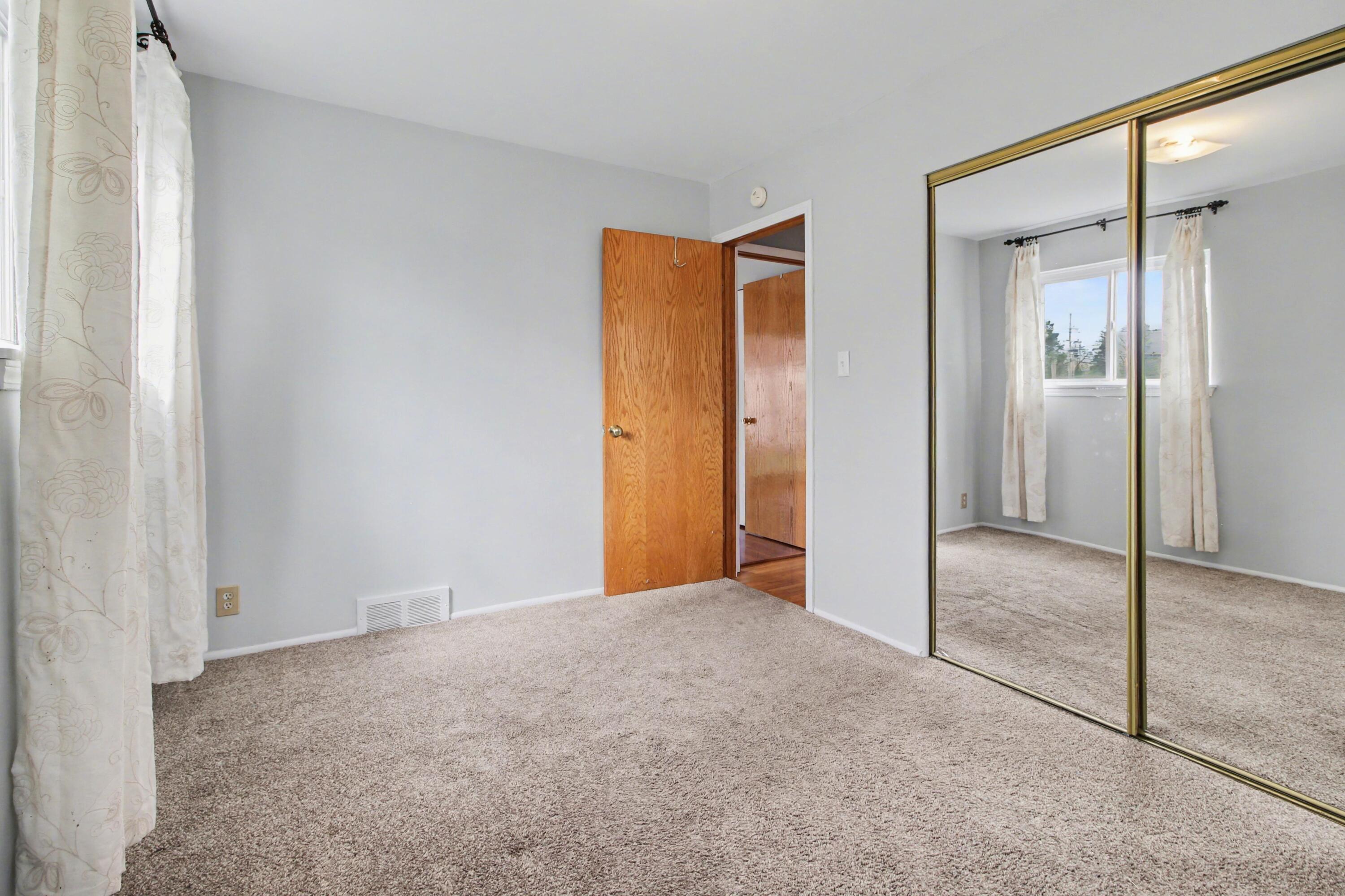 833 Lambkins Road Saline, MI 48176 - Photo 18 of 37 020_file_2453