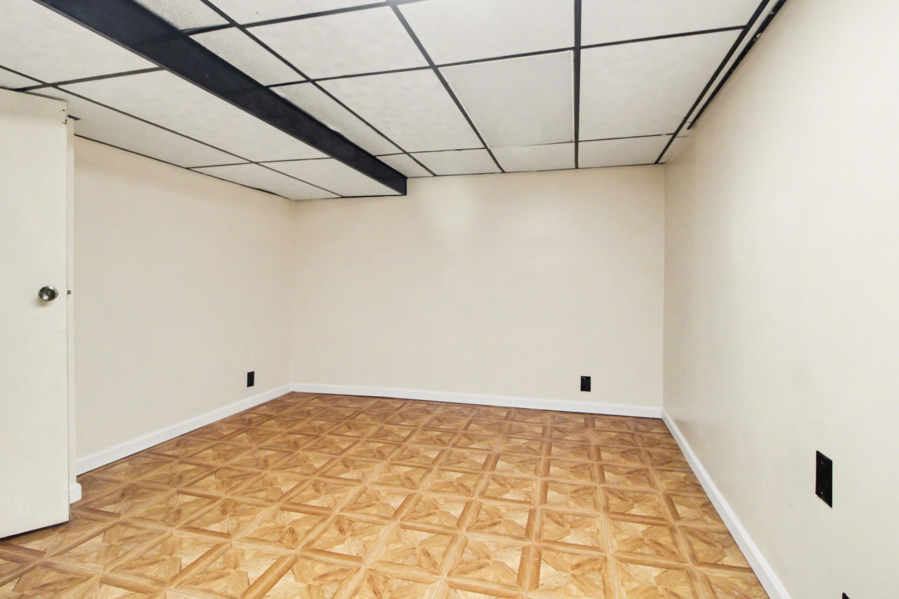 833 Lambkins Road Saline, MI 48176 - Photo 25 of 37 024_file_2487