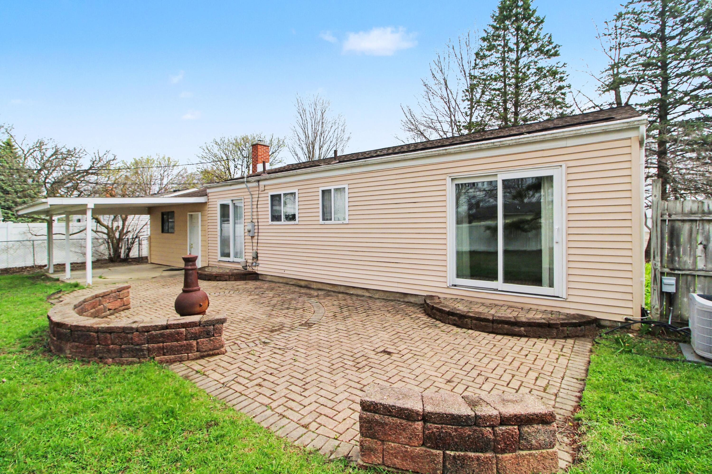 833 Lambkins Road Saline, MI 48176 - Photo 33 of 37 032_file_2875