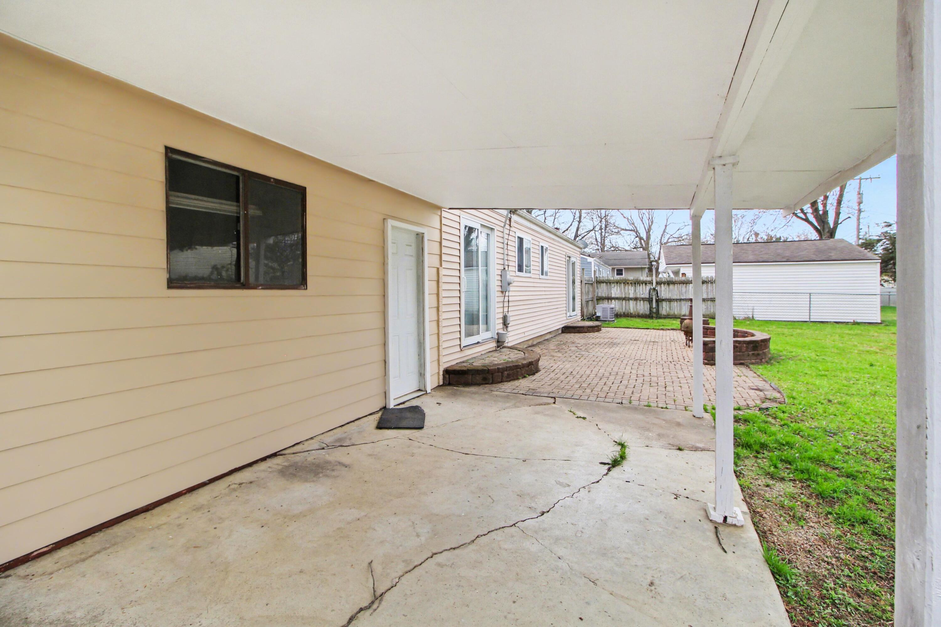833 Lambkins Road Saline, MI 48176 - Photo 36 of 37 030_file_6591