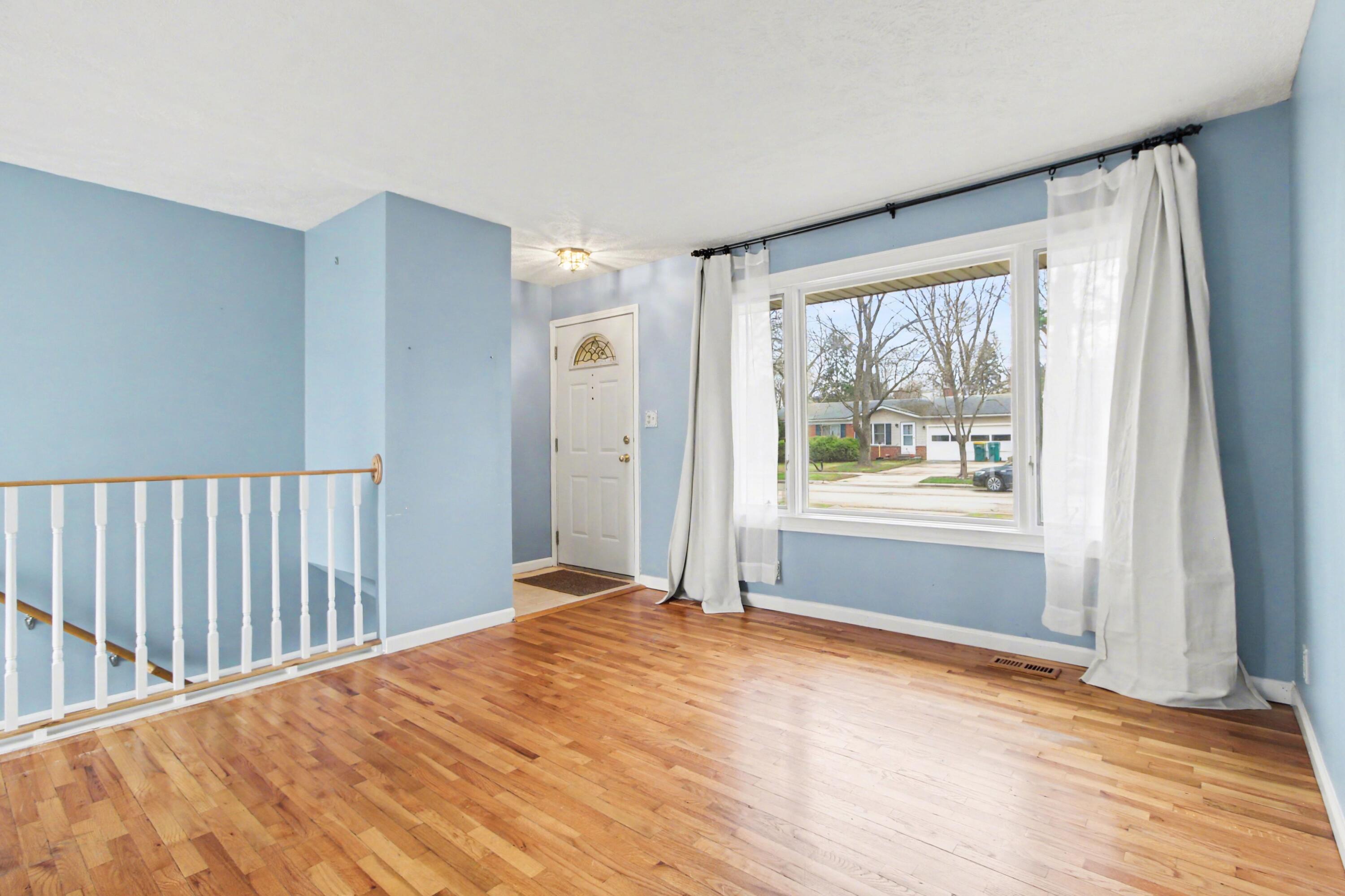 833 Lambkins Road Saline, MI 48176 - Photo 5 of 37 005_file_3361