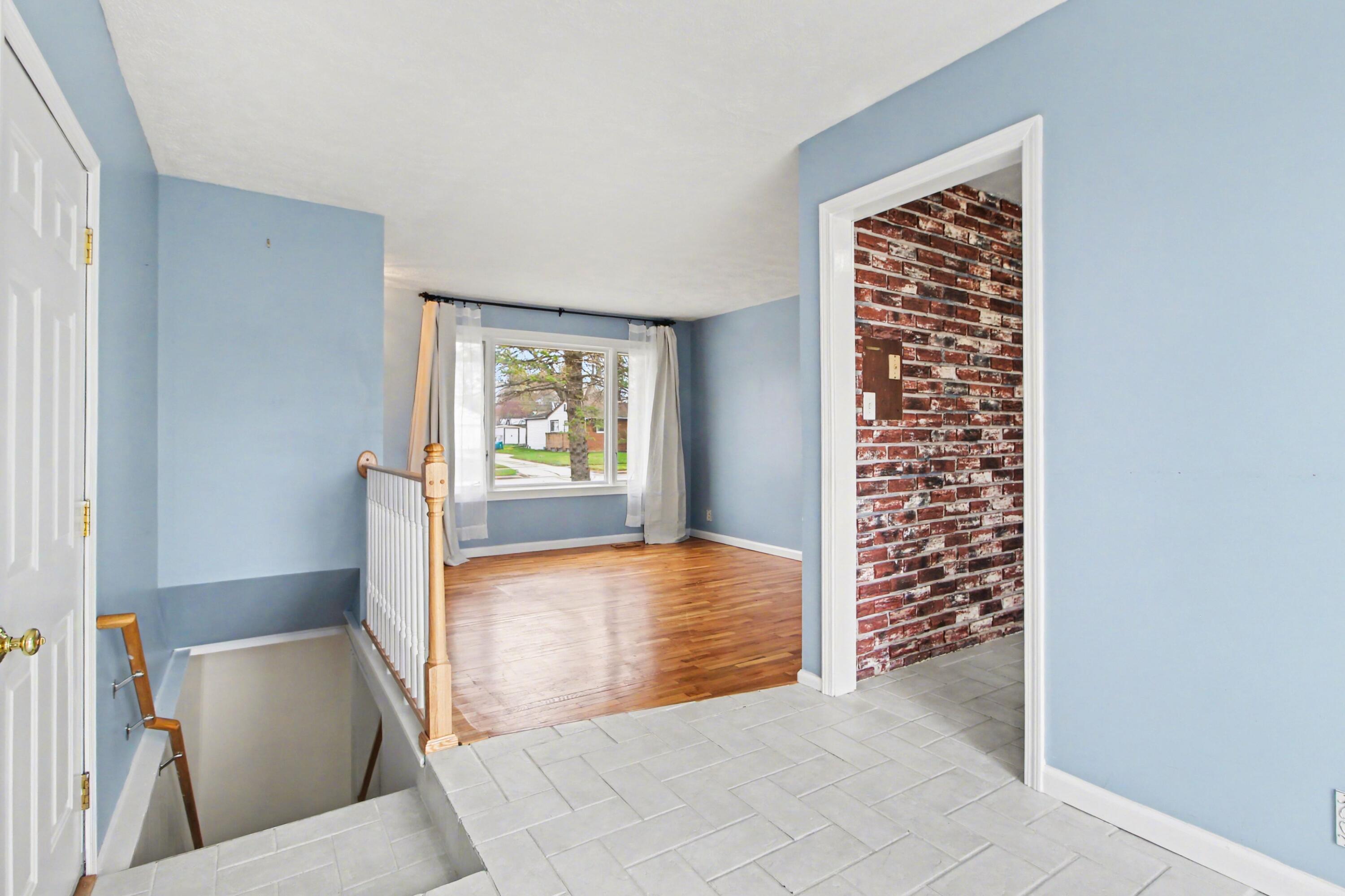 833 Lambkins Road Saline, MI 48176 - Photo 9 of 37 008_file_7386
