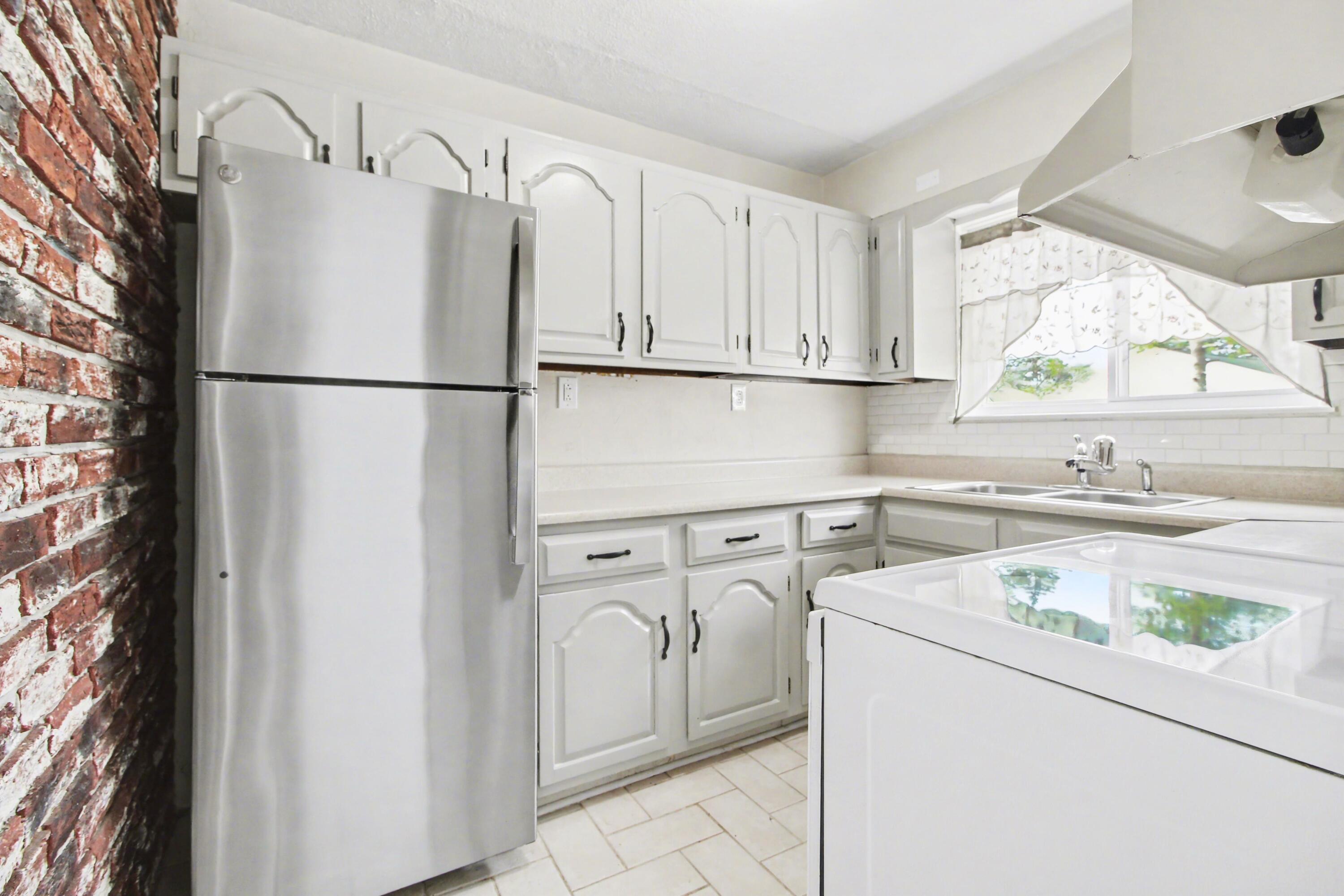 833 Lambkins Road Saline, MI 48176 - Photo 10 of 37 010_file_6364