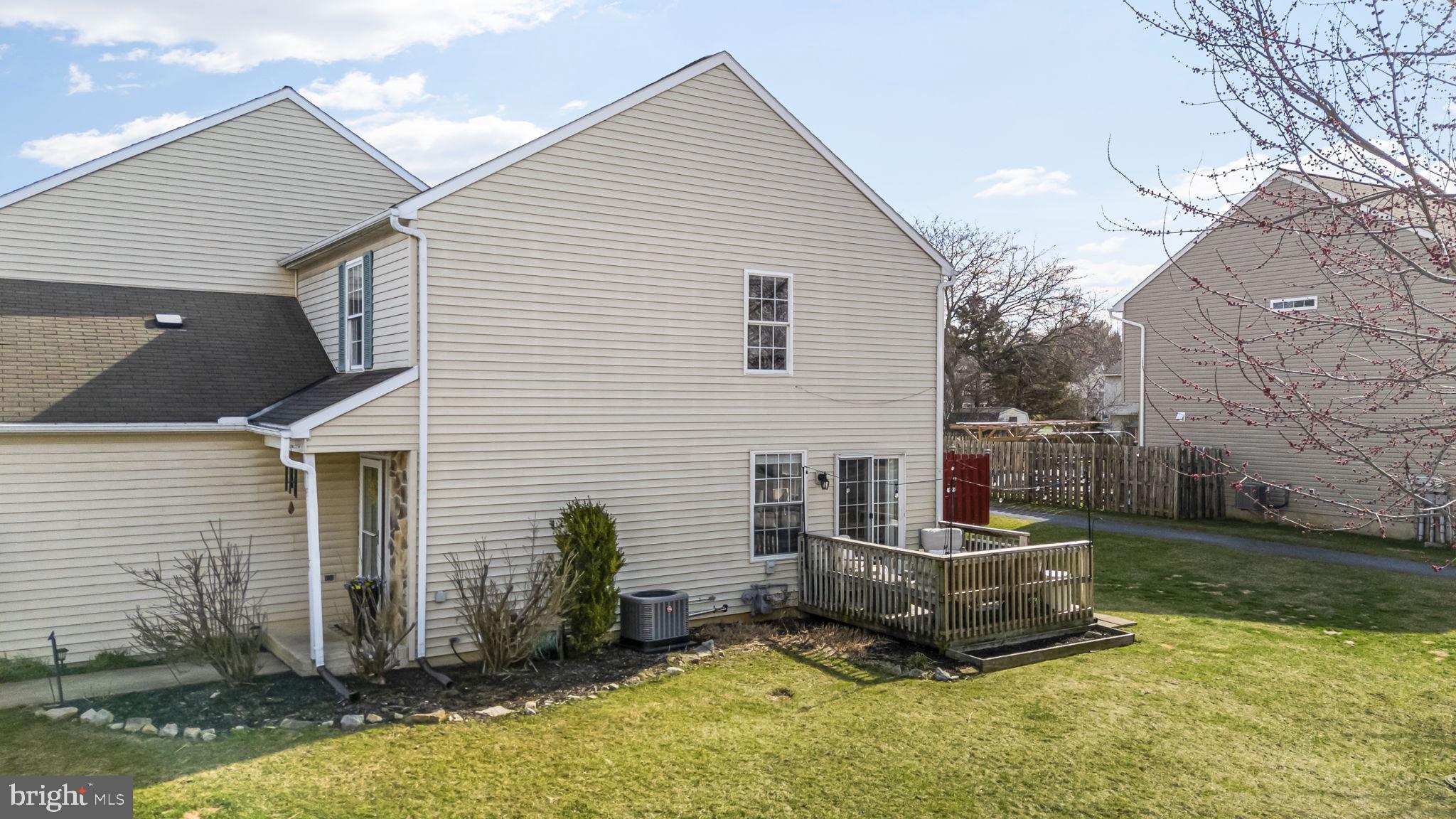 2960 Aster Lane Lititz, PA 17543 - Photo 2 of 28