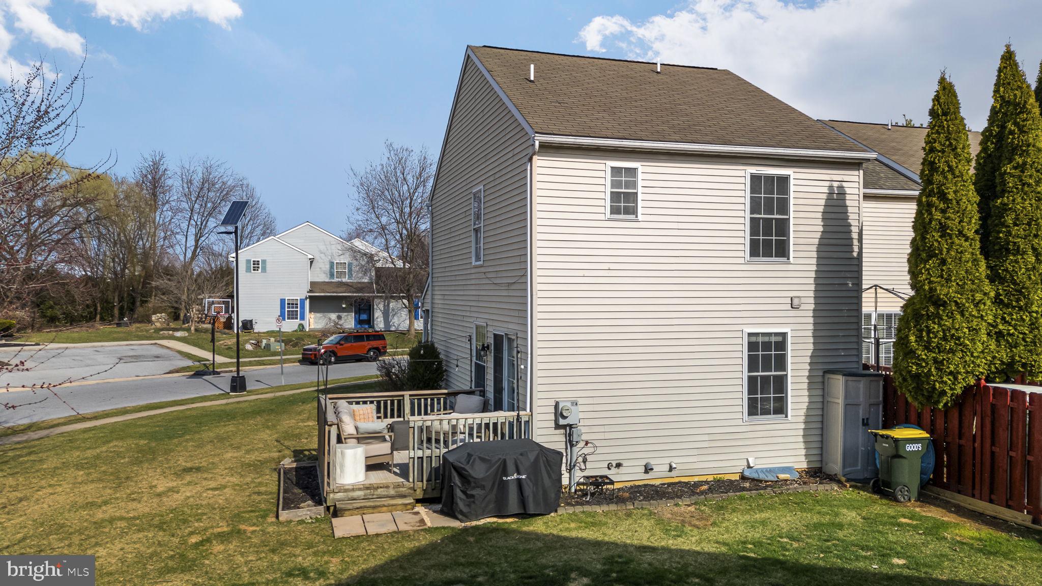 2960 Aster Lane Lititz, PA 17543 - Photo 3 of 28