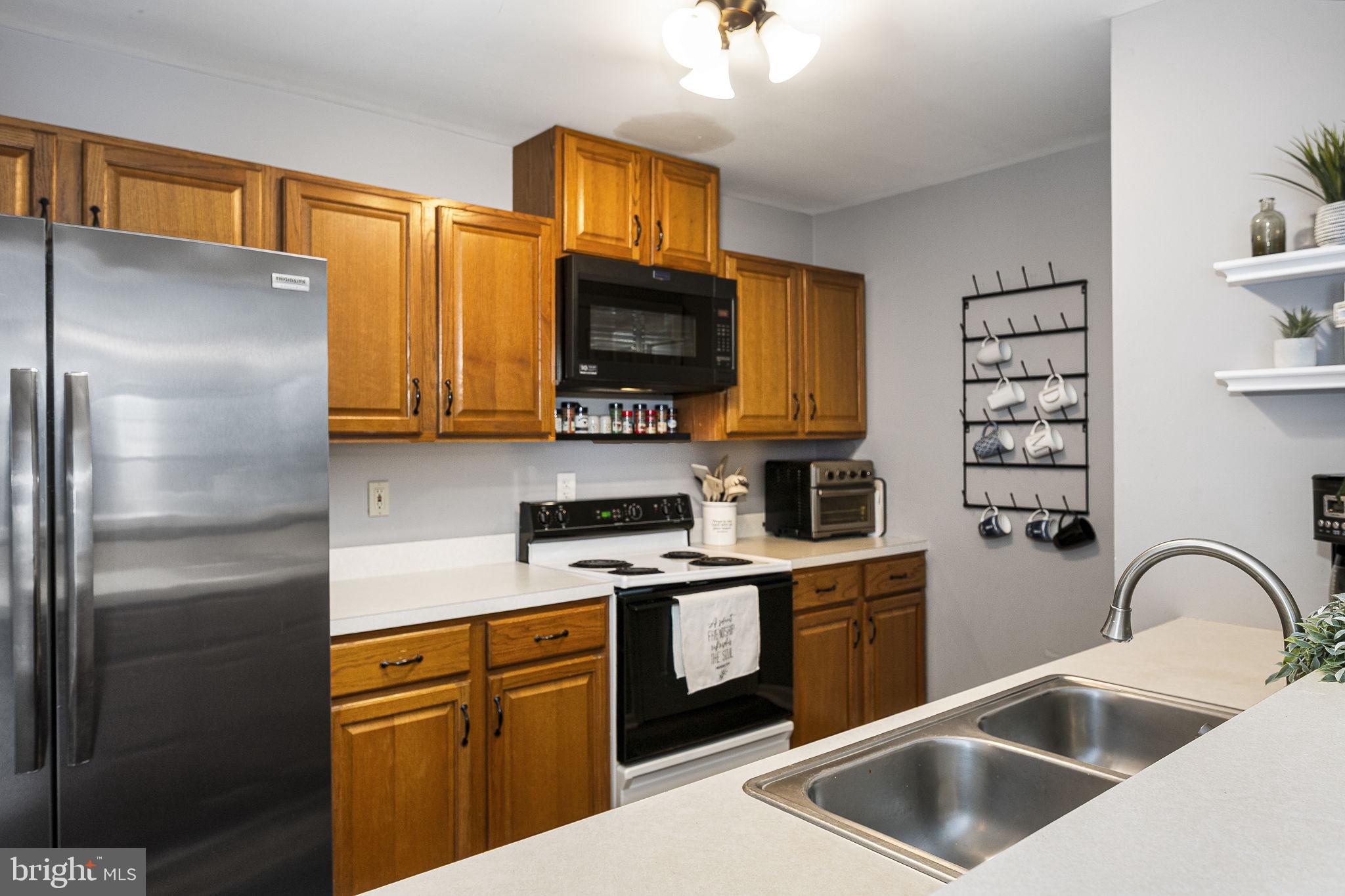 2960 Aster Lane Lititz, PA 17543 - Photo 5 of 28