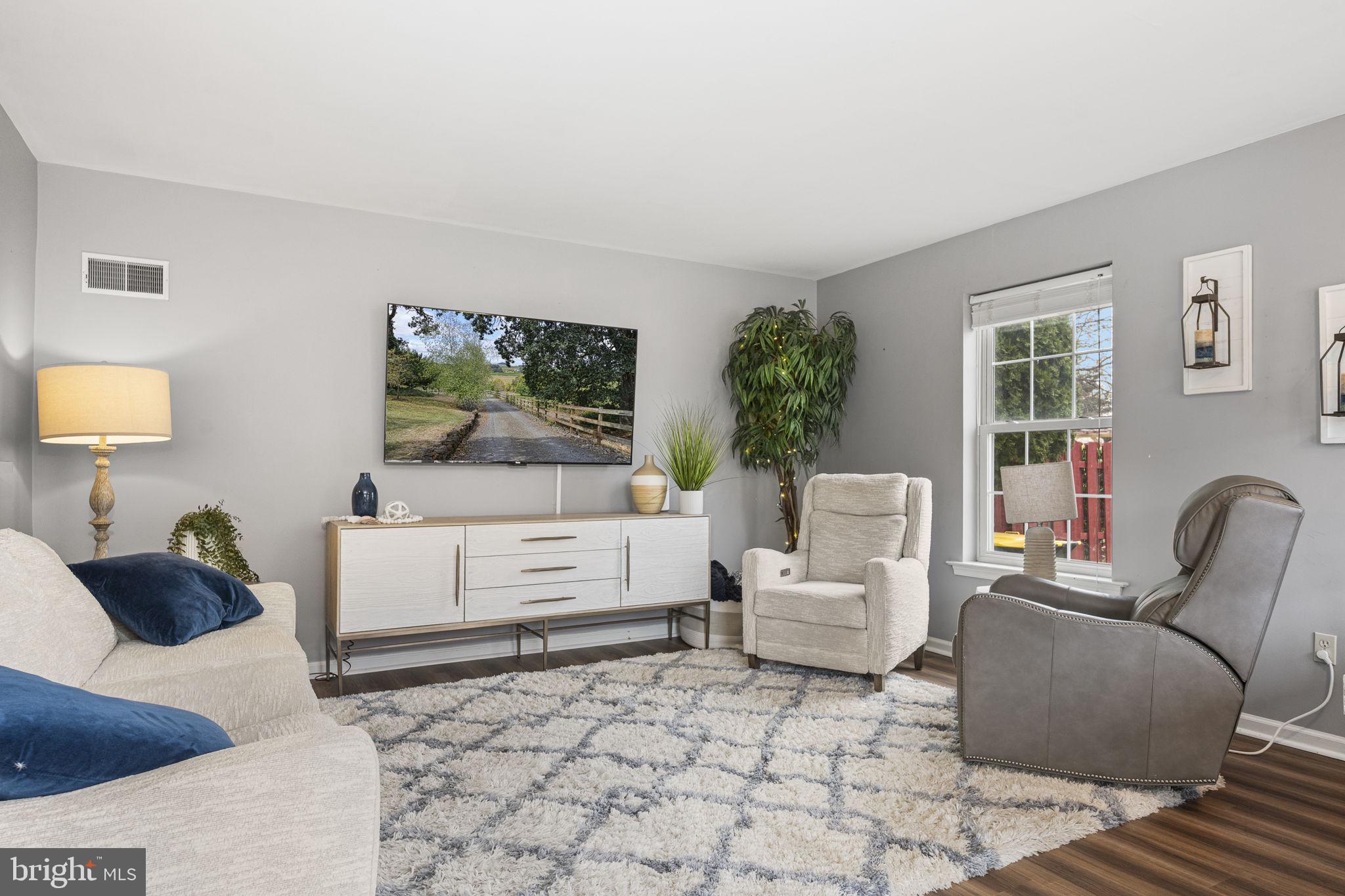 2960 Aster Lane Lititz, PA 17543 - Photo 7 of 28