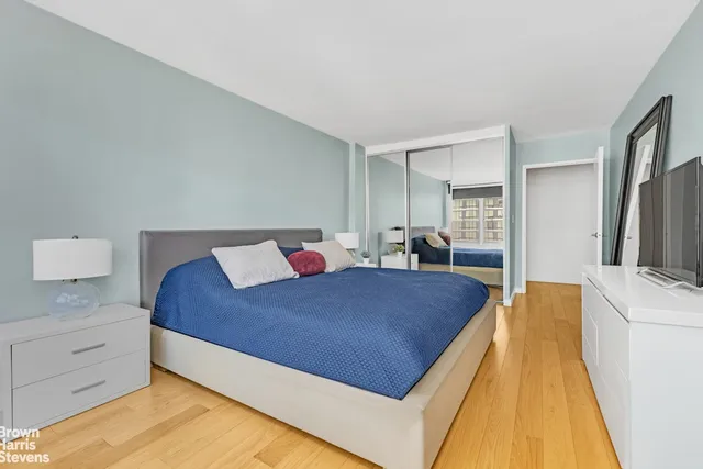 $865,000 | 155 East 38th Street, Unit 16B | Murray Hill